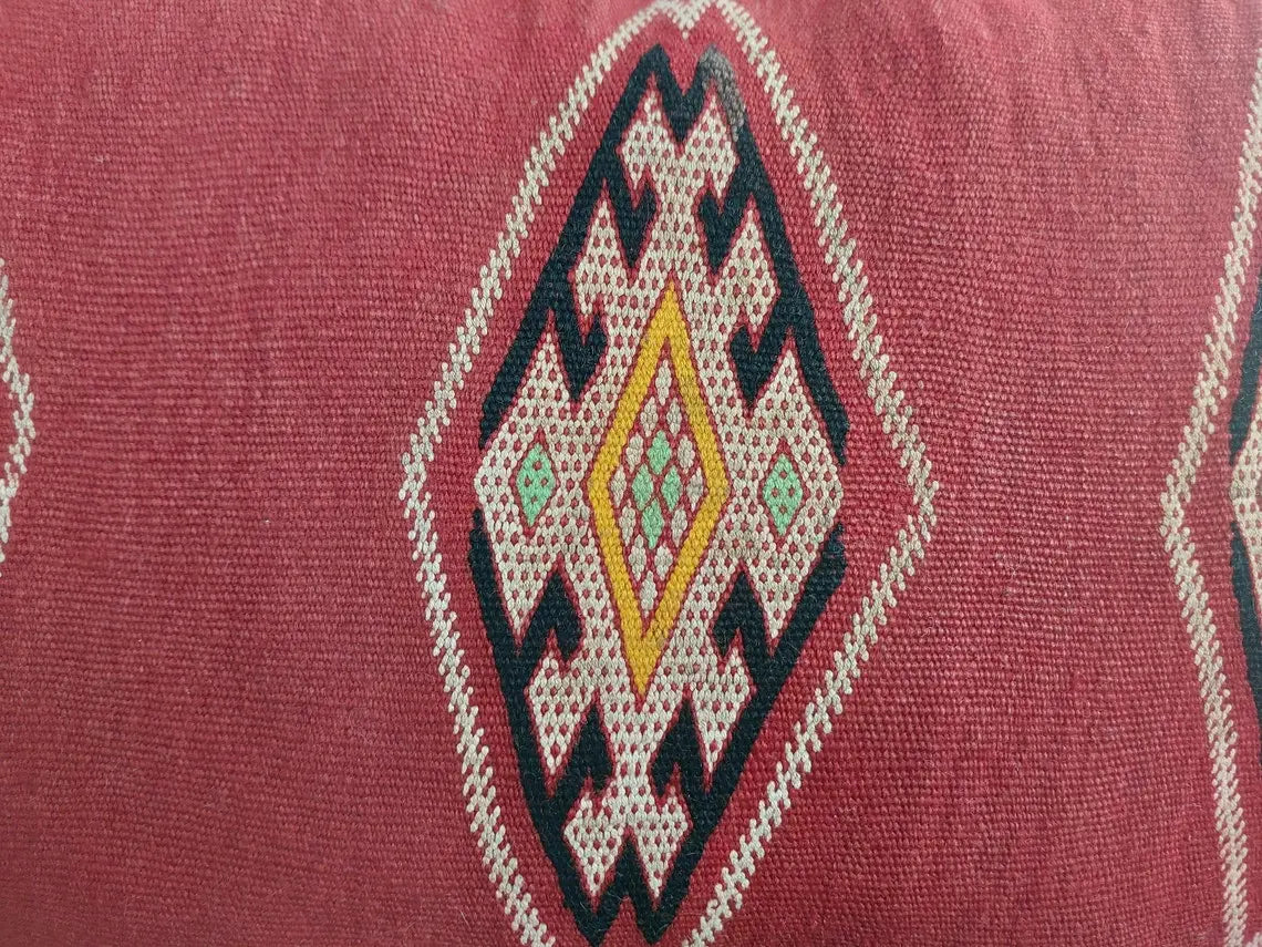 Vintage Moroccan Pillow - Berber Pillow Case - Handmade Tribal Pillow - Kilim Pillow Cover - Boho Pillow. MoroccanBazzArts