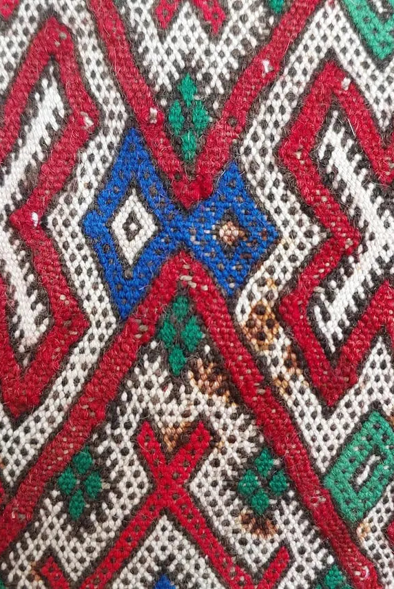 Vintage Moroccan Pillow - Handmade Berber Cushion - Kilim Pillow - Decorative Pillow Case. MoroccanBazzArts