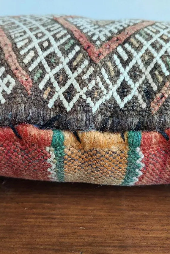 Vintage Moroccan Pillow - Handmade Berber Cushion - Kilim Pillow - Decorative Pillow Case. MoroccanBazzArts