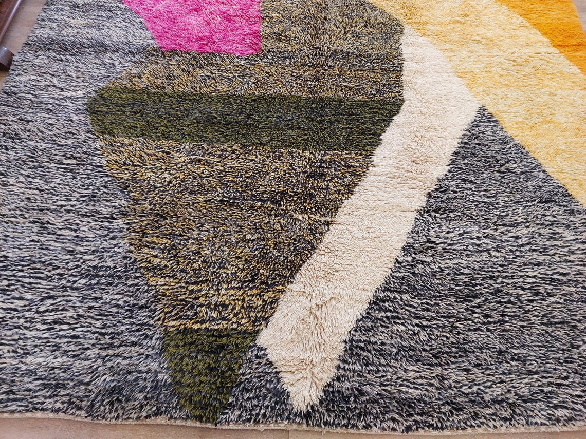 Handwoven Berber Shag Rug With Modern Charm - Artisan Moroccan Design MoroccanBazzArts