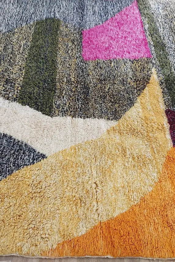 Handwoven Berber Shag Rug With Modern Charm - Artisan Moroccan Design MoroccanBazzArts
