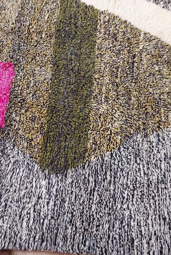 Handwoven Berber Shag Rug With Modern Charm - Artisan Moroccan Design MoroccanBazzArts