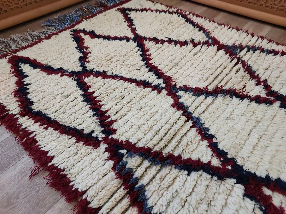Small Moroccan Rug - Vintage Azilal Runner Rug - Handknotted Bedside Rug - Used Berber Rug . MoroccanBazzArts