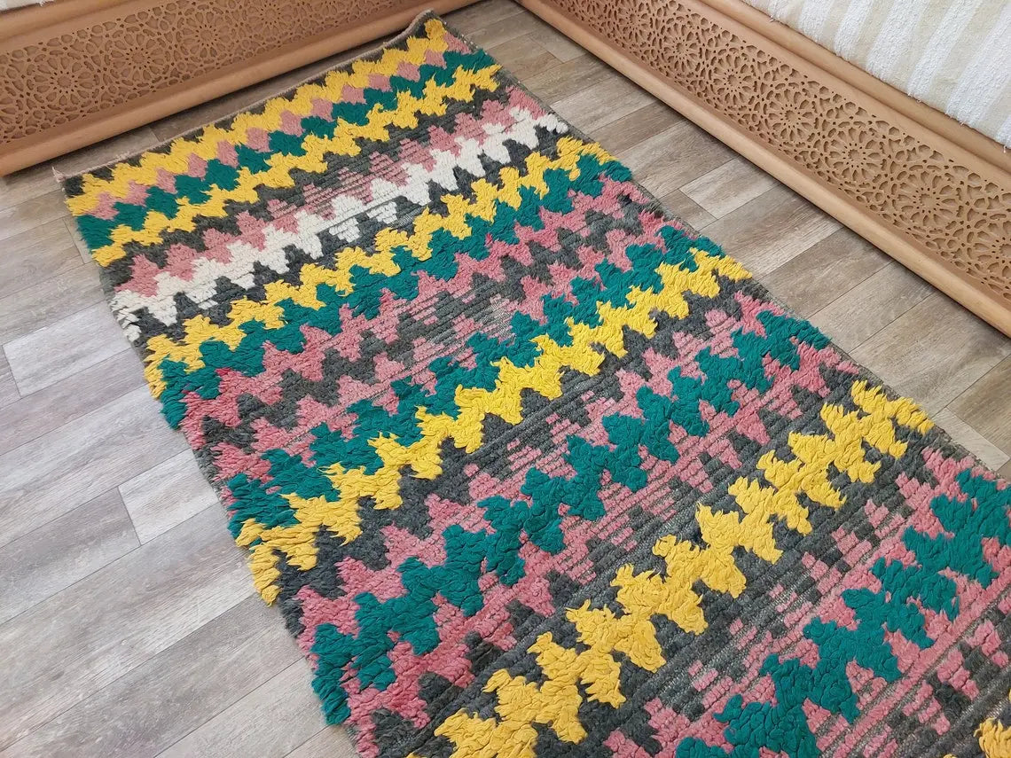 Small Moroccan Runner Rug - Vintage Boujaad Rug - Hand Woven Berber Carpet - Handmade Rug - Moroccan Carpet , Runner 2'6 X 8' MoroccanBazzArts