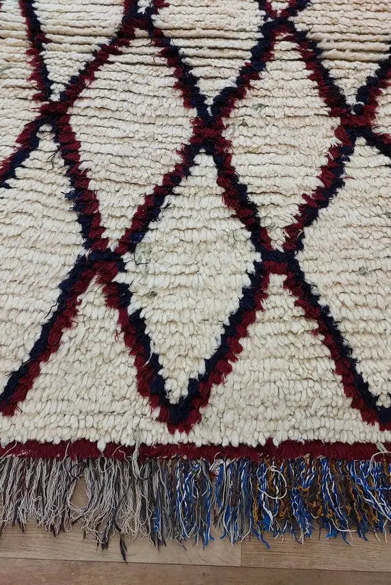 Small Moroccan Rug - Vintage Azilal Runner Rug - Handknotted Bedside Rug - Used Berber Rug . MoroccanBazzArts