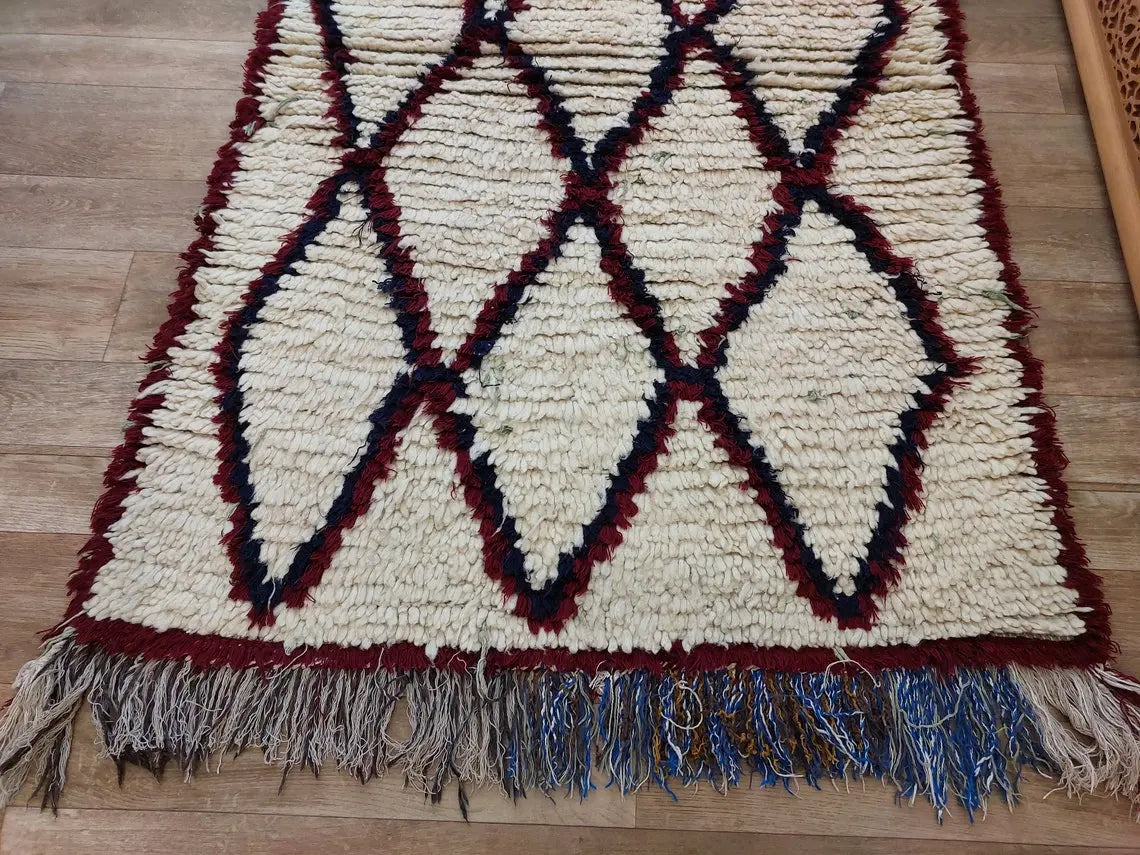 Small Moroccan Rug - Vintage Azilal Runner Rug - Handknotted Bedside Rug - Used Berber Rug . MoroccanBazzArts