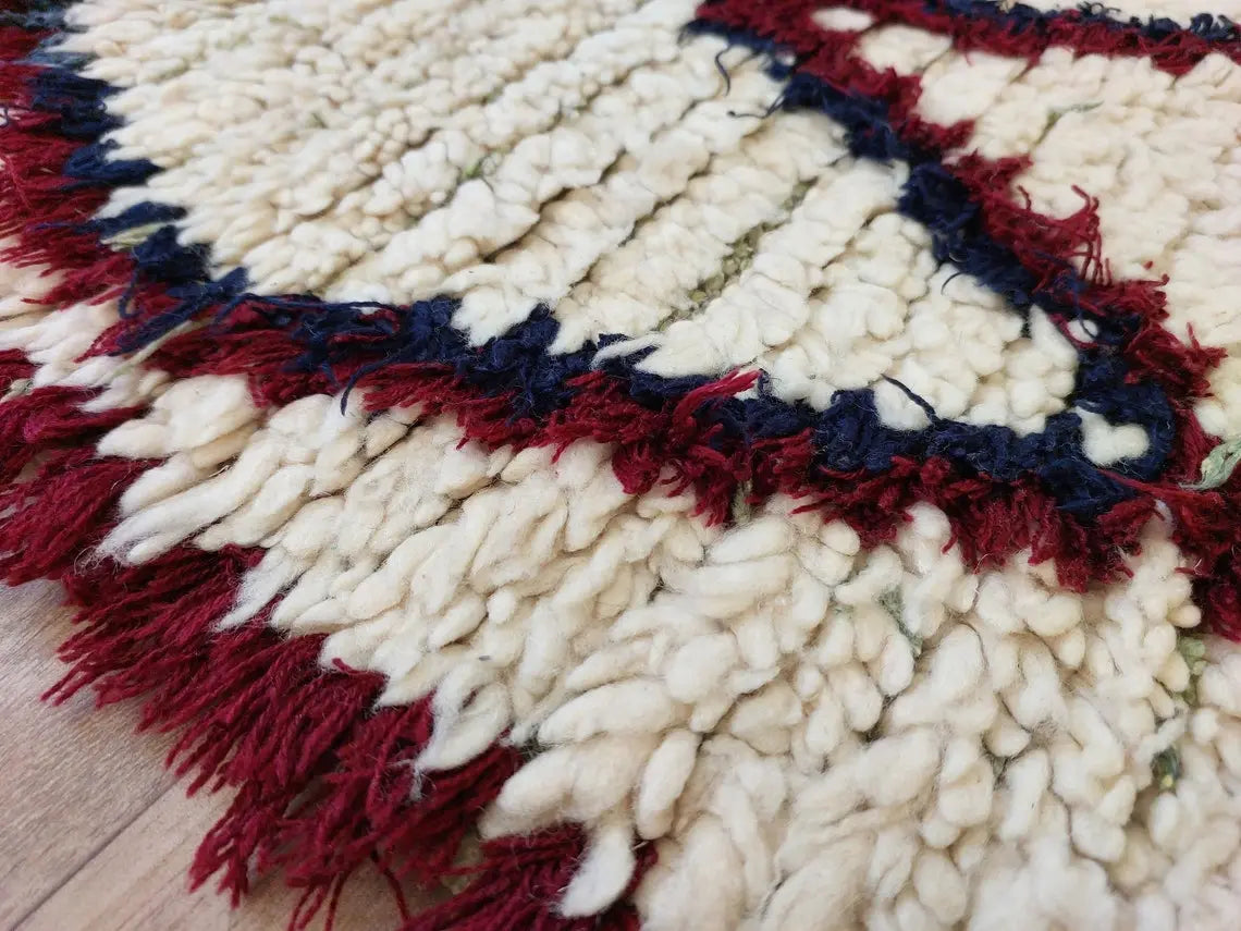 Small Moroccan Rug - Vintage Azilal Runner Rug - Handknotted Bedside Rug - Used Berber Rug . MoroccanBazzArts