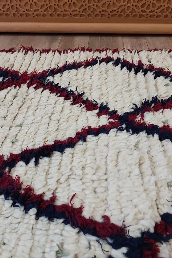 Small Moroccan Rug - Vintage Azilal Runner Rug - Handknotted Bedside Rug - Used Berber Rug . MoroccanBazzArts