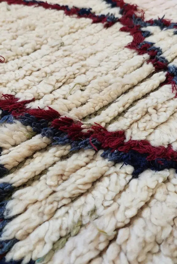 Small Moroccan Rug - Vintage Azilal Runner Rug - Handknotted Bedside Rug - Used Berber Rug . MoroccanBazzArts