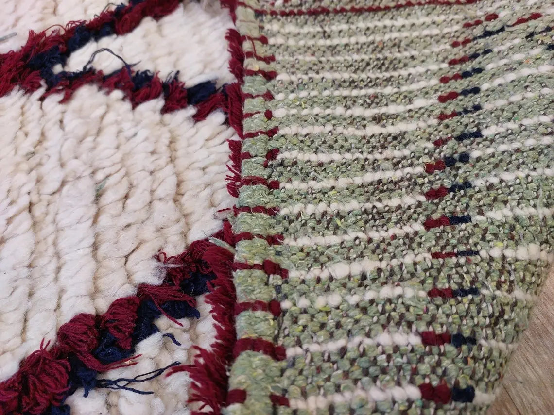 Small Moroccan Rug - Vintage Azilal Runner Rug - Handknotted Bedside Rug - Used Berber Rug . MoroccanBazzArts