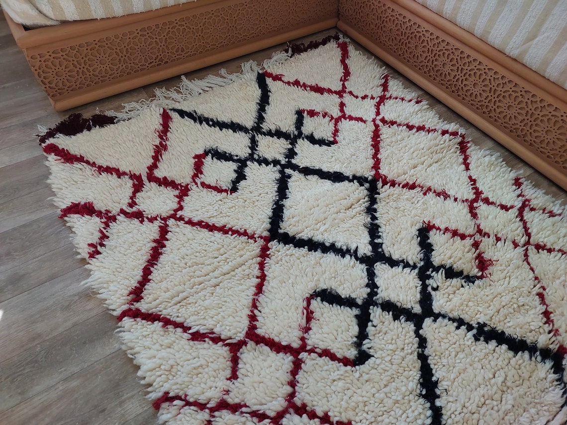 Shaggy Wool Rug - Vintage Small Rug - Handknotted Rug- Berber Carpet - White Moroccan Rug. MoroccanBazzArts
