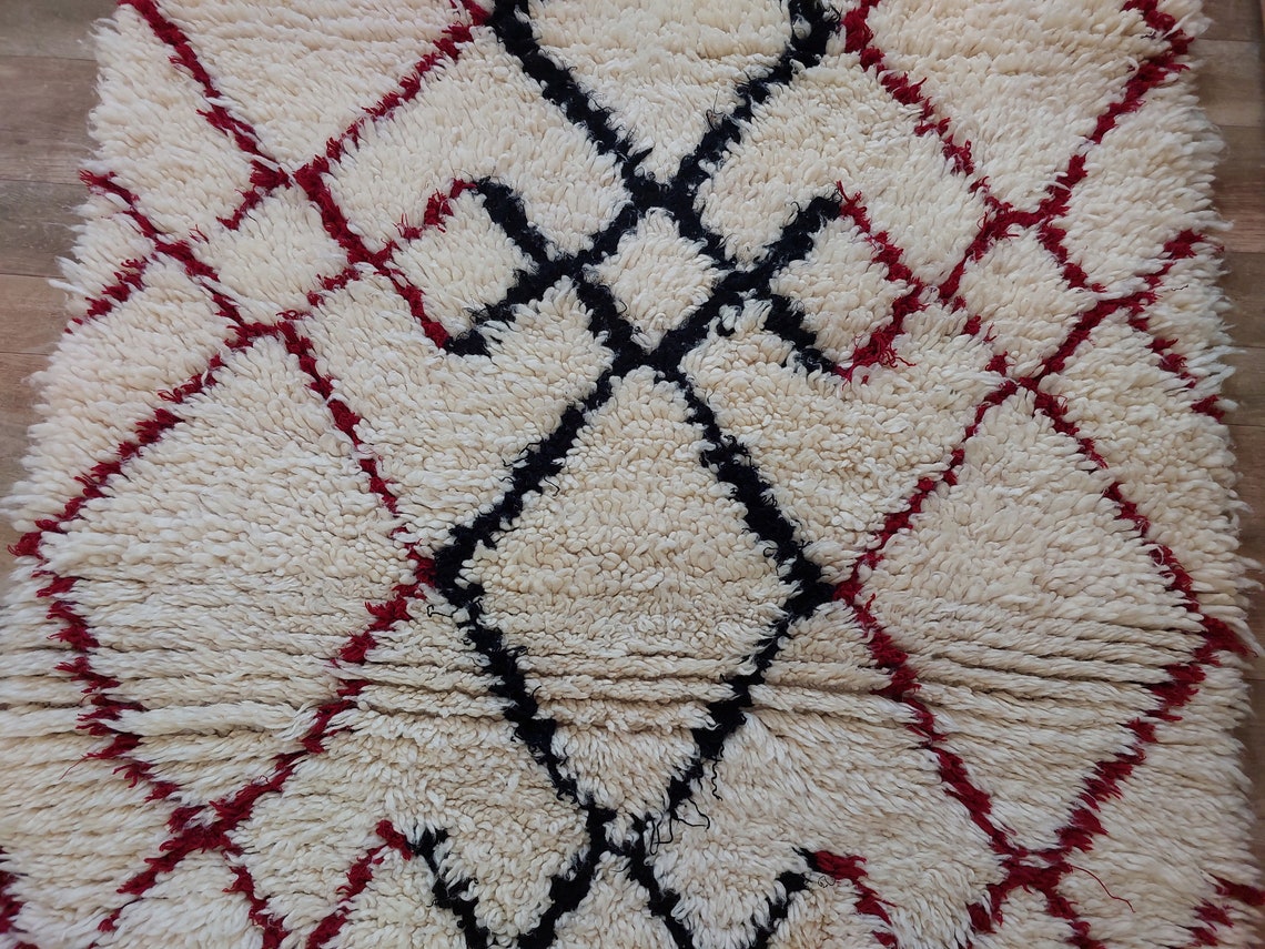 Shaggy Wool Rug - Vintage Small Rug - Handknotted Rug- Berber Carpet - White Moroccan Rug. MoroccanBazzArts