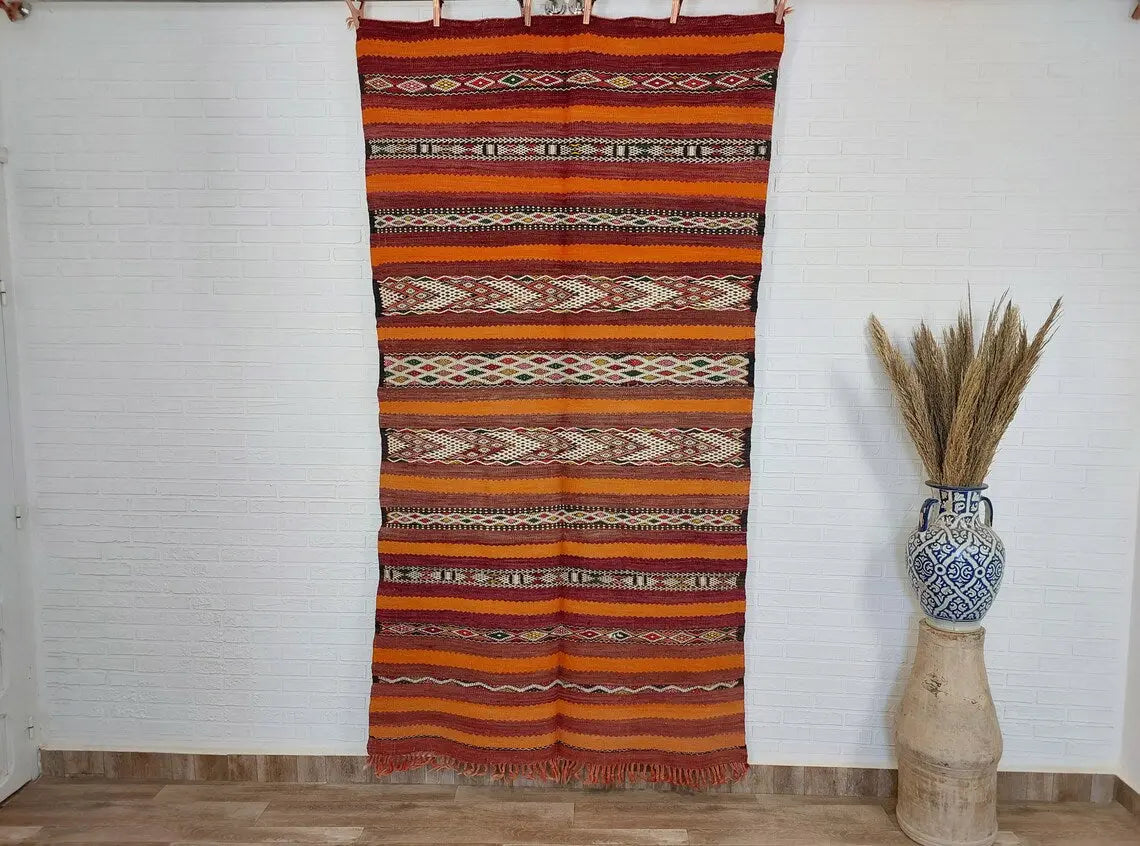Moroccan Kilim Rug - Vintage Moroccan Rug - Flatweave Berber Rug - Kilim Rug - Hanbel Rug - Zemmour Tribe. MoroccanBazzArts