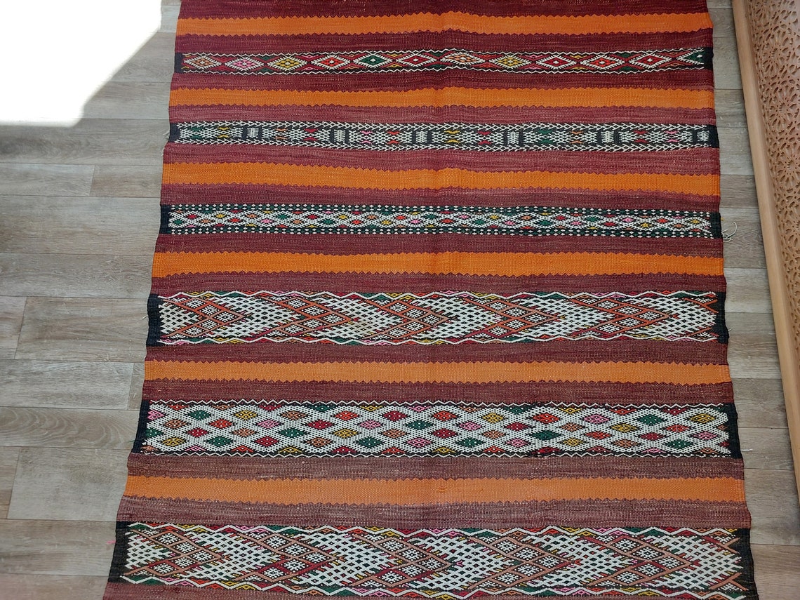 Moroccan Kilim Rug - Vintage Moroccan Rug - Flatweave Berber Rug - Kilim Rug - Hanbel Rug - Zemmour Tribe. MoroccanBazzArts