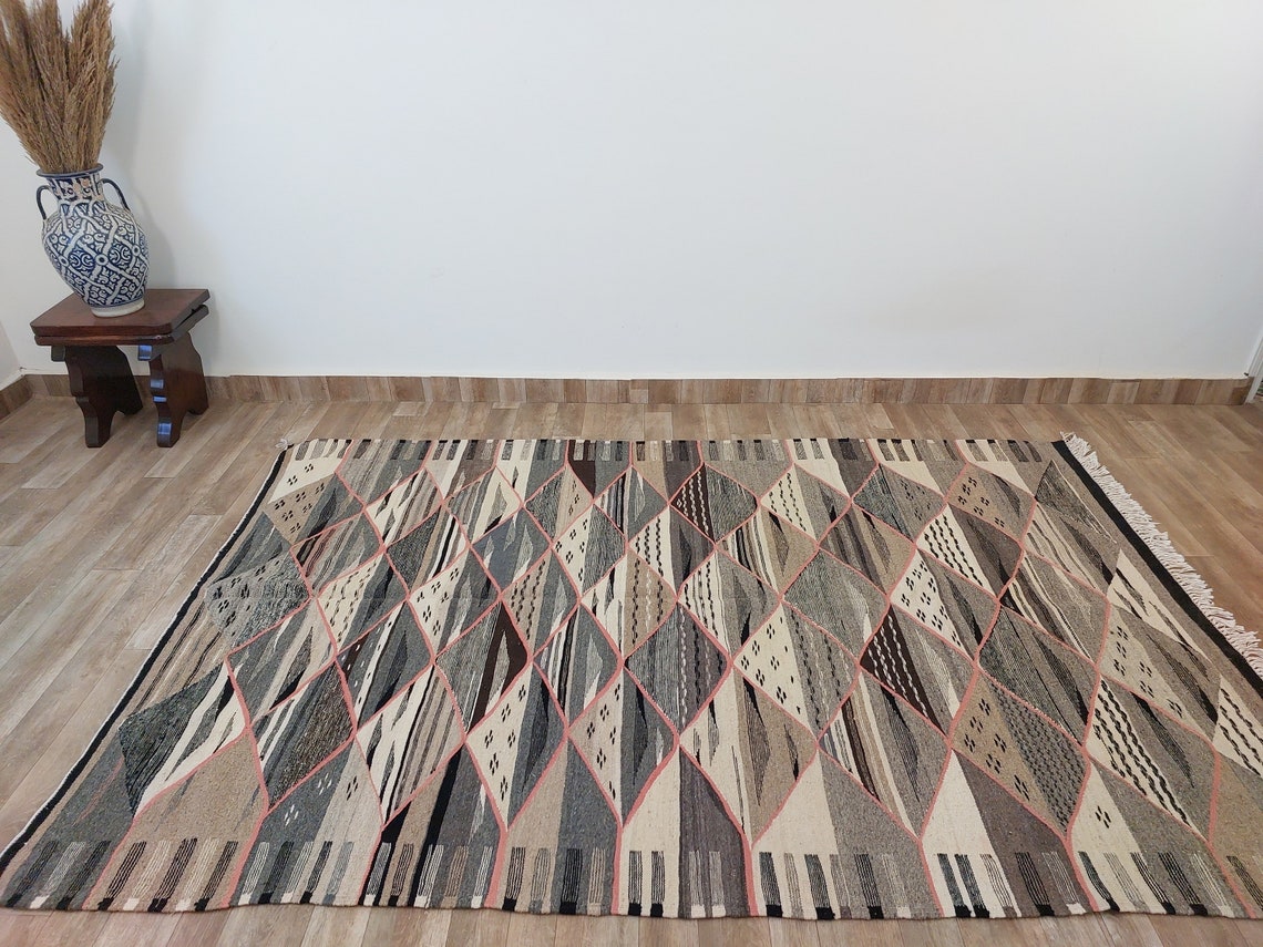 Vibrant Taznakht Moroccan Wool Kilim: Handmade Flatweave Rug for Modern Home Decor MoroccanBazzArts