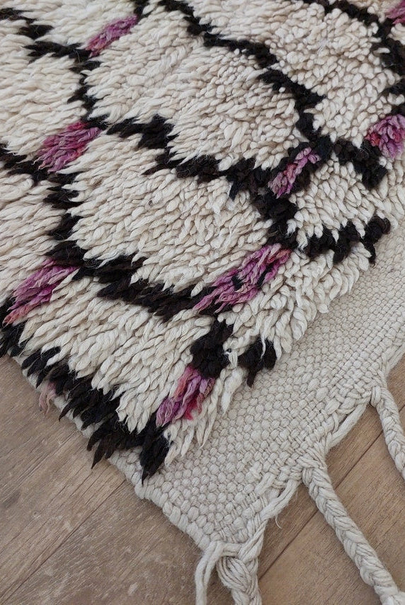 Vintage Moroccan Azilal Berber Rug: Handmade Authentic Carpet For Living Room Or Nursery (5.2' X 9.10') MoroccanBazzArts