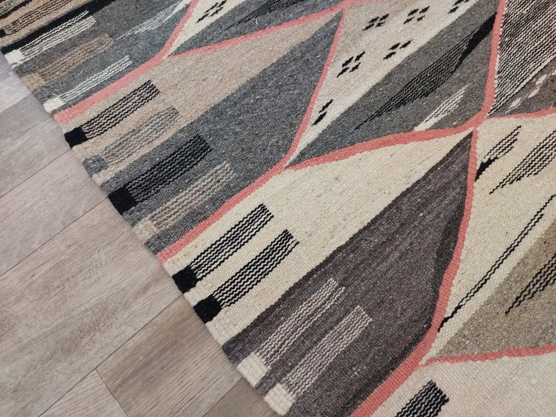 Vibrant Taznakht Moroccan Wool Kilim: Handmade Flatweave Rug for Modern Home Decor MoroccanBazzArts