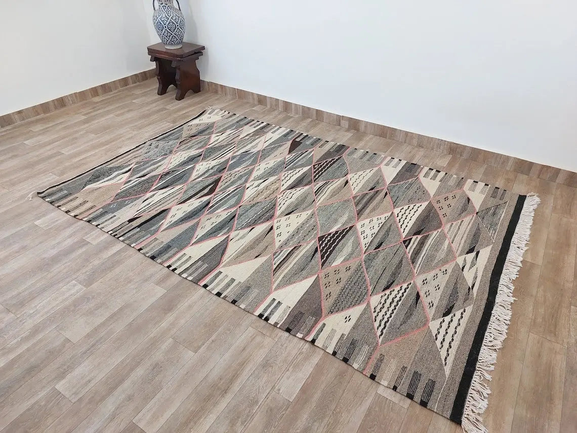 Vibrant Taznakht Moroccan Wool Kilim: Handmade Flatweave Rug for Modern Home Decor MoroccanBazzArts