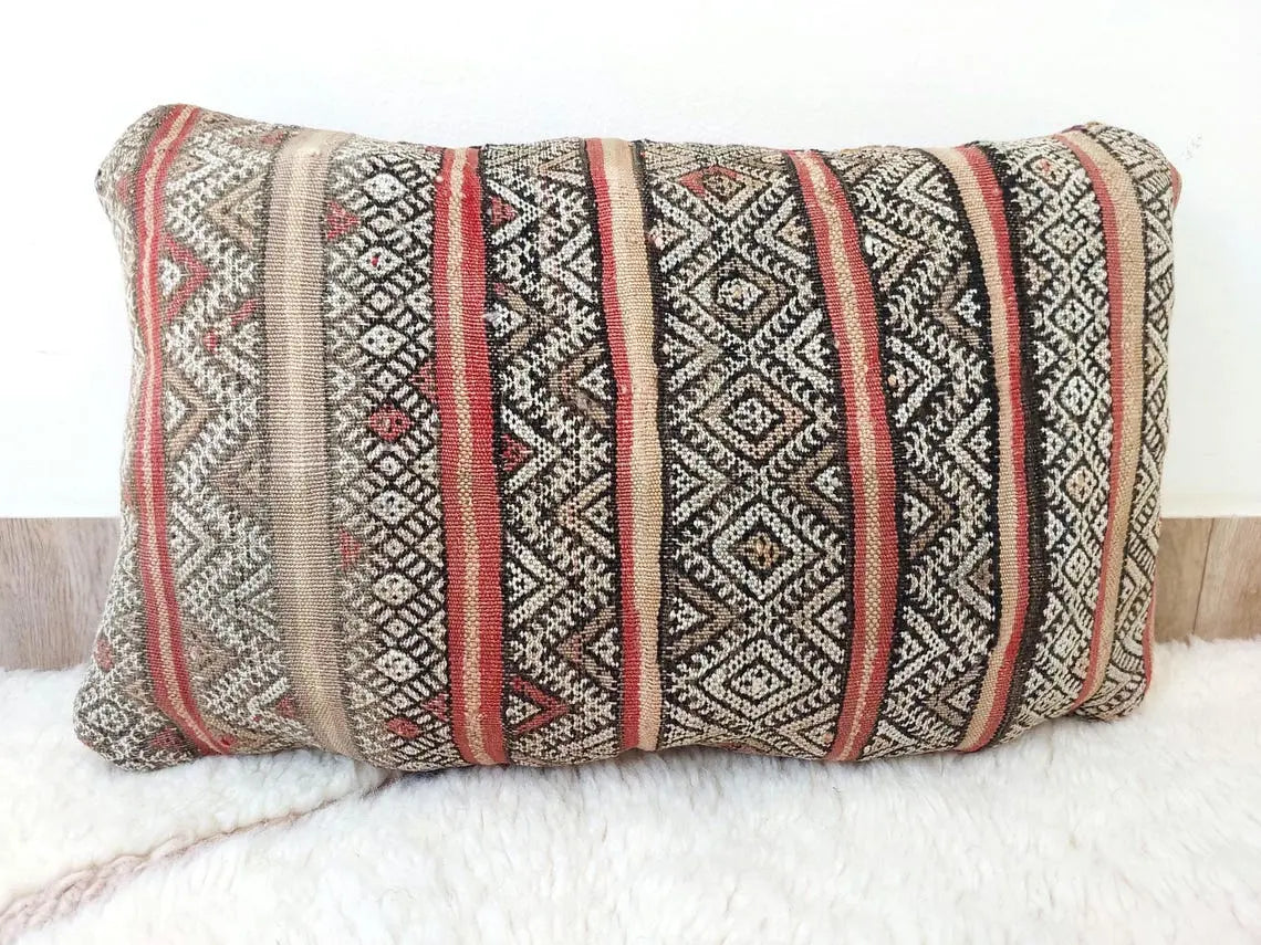 Moroccan Very Old Kilim Pillow Cover, Berber Kilim Pillow, Moroccan Pillow, Handmade Wool Pillow, Decorative Pillow Case. MoroccanBazzArts