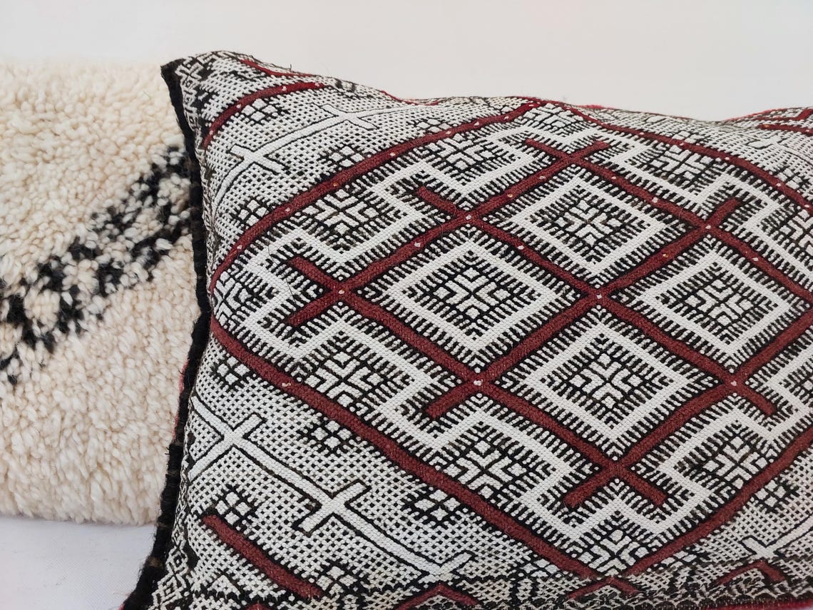 Moroccan Kilim Pillow Cover, Berber Kilim Pillow, Moroccan Pillow, Handmade Wool Pillow, Decorative Pillow Case. MoroccanBazzArts