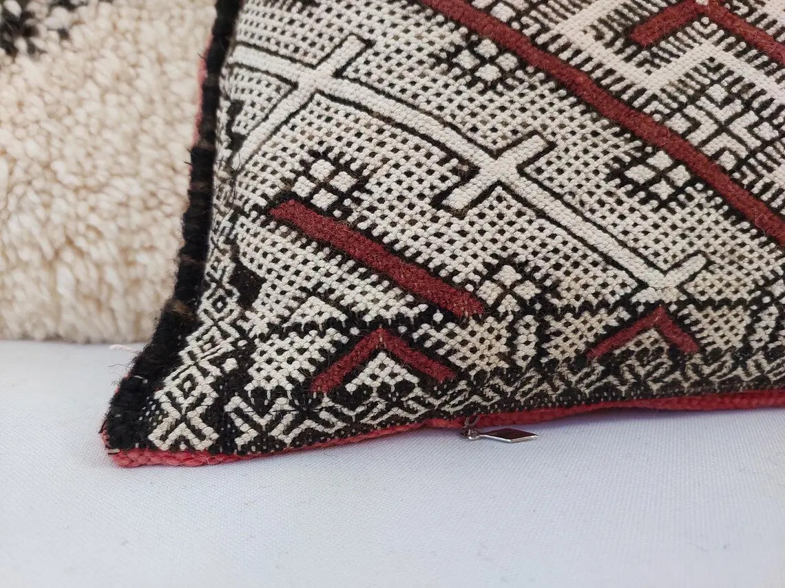Moroccan Kilim Pillow Cover, Berber Kilim Pillow, Moroccan Pillow, Handmade Wool Pillow, Decorative Pillow Case. MoroccanBazzArts