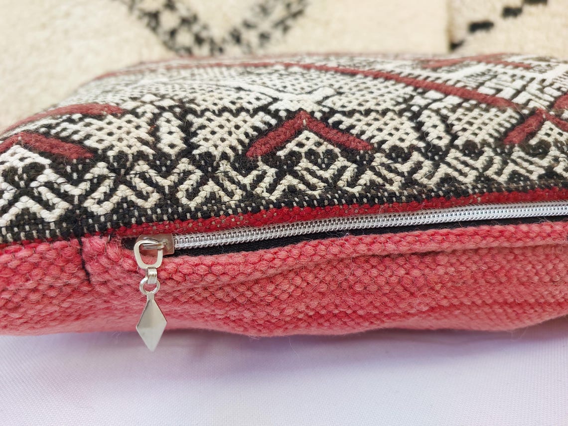 Moroccan Kilim Pillow Cover, Berber Kilim Pillow, Moroccan Pillow, Handmade Wool Pillow, Decorative Pillow Case. MoroccanBazzArts