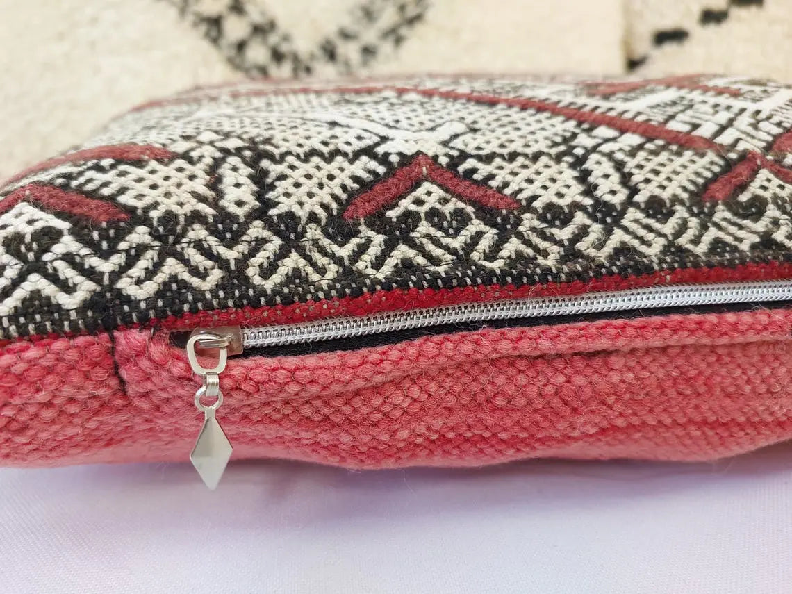 Moroccan Kilim Pillow Cover, Berber Kilim Pillow, Moroccan Pillow, Handmade Wool Pillow, Decorative Pillow Case. MoroccanBazzArts