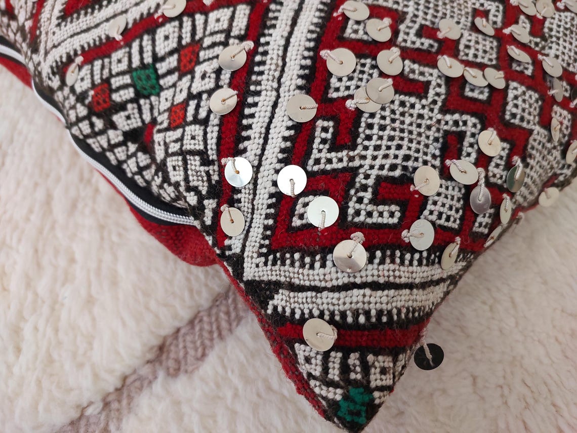 Moroccan Kilim Pillow Cover, Berber Kilim Pillow, Moroccan Pillow, Handmade Wool Pillow, Decorative Pillow Case. MoroccanBazzArts