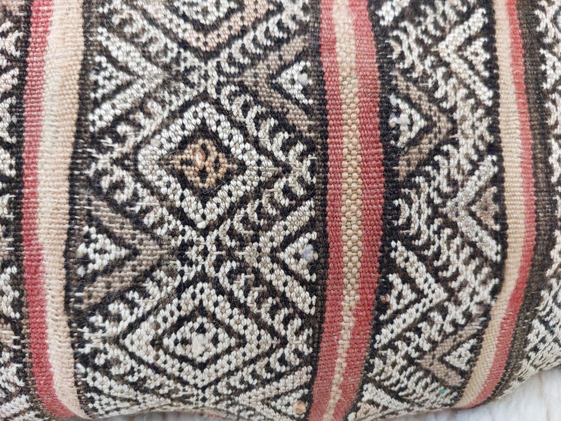 Moroccan Very Old Kilim Pillow Cover, Berber Kilim Pillow, Moroccan Pillow, Handmade Wool Pillow, Decorative Pillow Case. MoroccanBazzArts