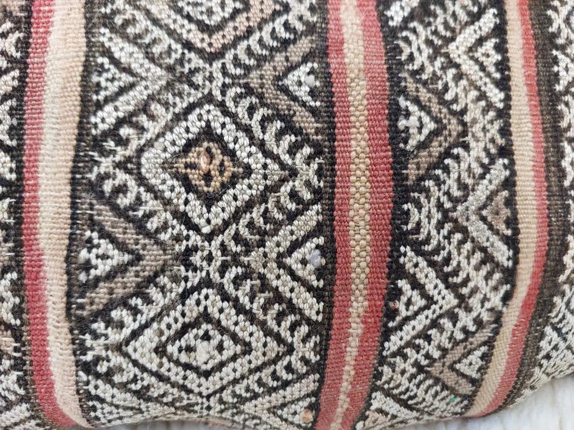 Moroccan Very Old Kilim Pillow Cover, Berber Kilim Pillow, Moroccan Pillow, Handmade Wool Pillow, Decorative Pillow Case. MoroccanBazzArts