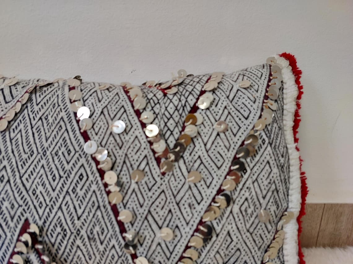 Moroccan Kilim Pillow Cover, Berber Kilim Pillow, Moroccan Pillow, Handmade Wool Pillow, Decorative Pillow Case. MoroccanBazzArts