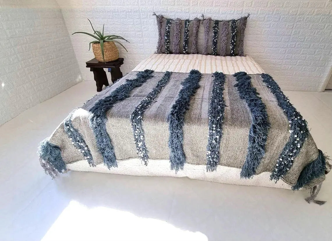 Elegant Moroccan Handira Wedding Blanket - Gray Berber Handwoven Decor for Bedroom MoroccanBazzArts