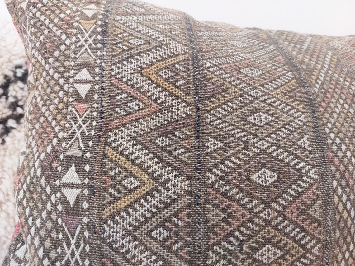 Vintage berber pillow case from beni mguild Tribe, morocco MoroccanBazzArts