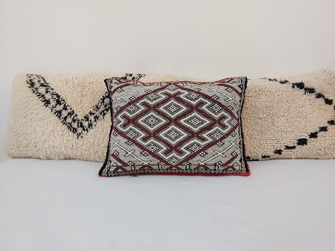 Moroccan Kilim Pillow Cover, Berber Kilim Pillow, Moroccan Pillow, Handmade Wool Pillow, Decorative Pillow Case. MoroccanBazzArts
