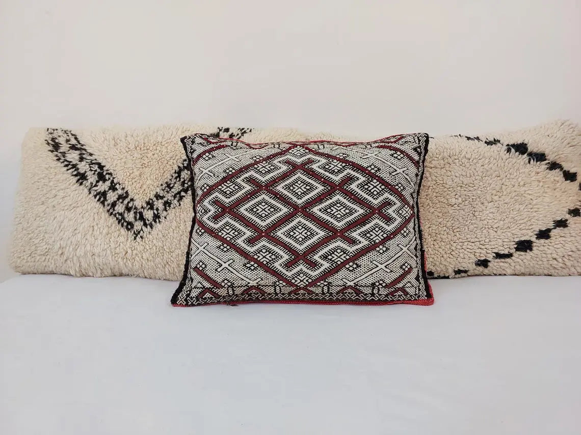 Moroccan Kilim Pillow Cover, Berber Kilim Pillow, Moroccan Pillow, Handmade Wool Pillow, Decorative Pillow Case. MoroccanBazzArts