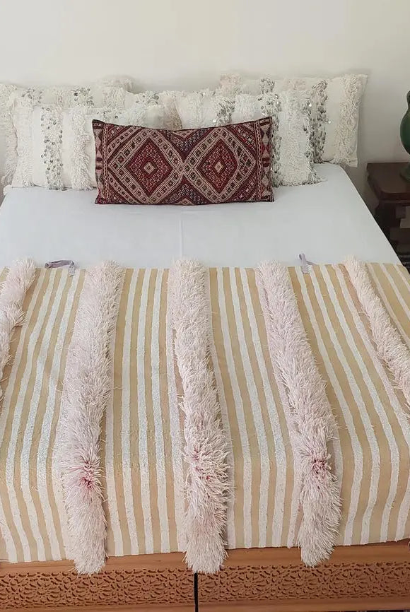 Vintage Moroccan Berber Wedding Handira: Authentic Handwoven Blanket Without Sequins (3.9x5.6 ft) MoroccanBazzArts