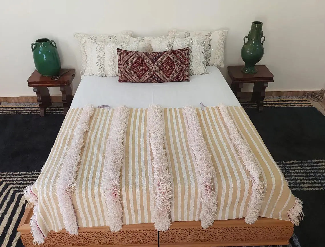 Vintage Moroccan Berber Wedding Handira: Authentic Handwoven Blanket Without Sequins (3.9x5.6 ft) MoroccanBazzArts