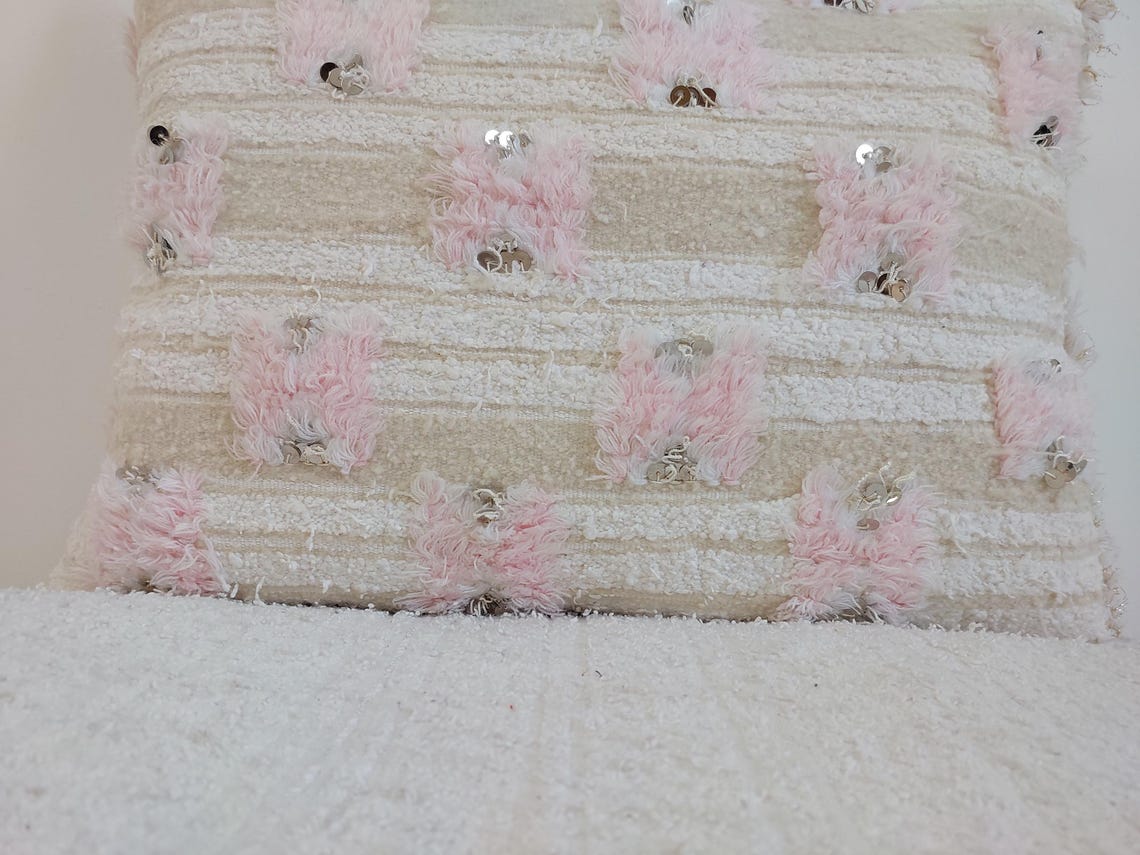 Handmade Moroccan Pink Berber Pillow Cover – 40x60 Cm | Vintage Wedding Blanket Cushion | Wool & Cotton With Sequins | Moroccanbazzarts MoroccanBazzArts