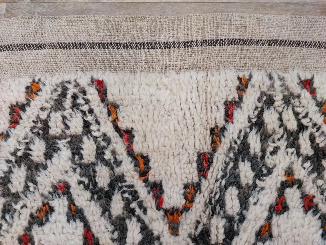 Moroccan Wool Rug Beni Mguild: Vintage Handmade Berber Carpet 5'10" x 9'6 MoroccanBazzArts