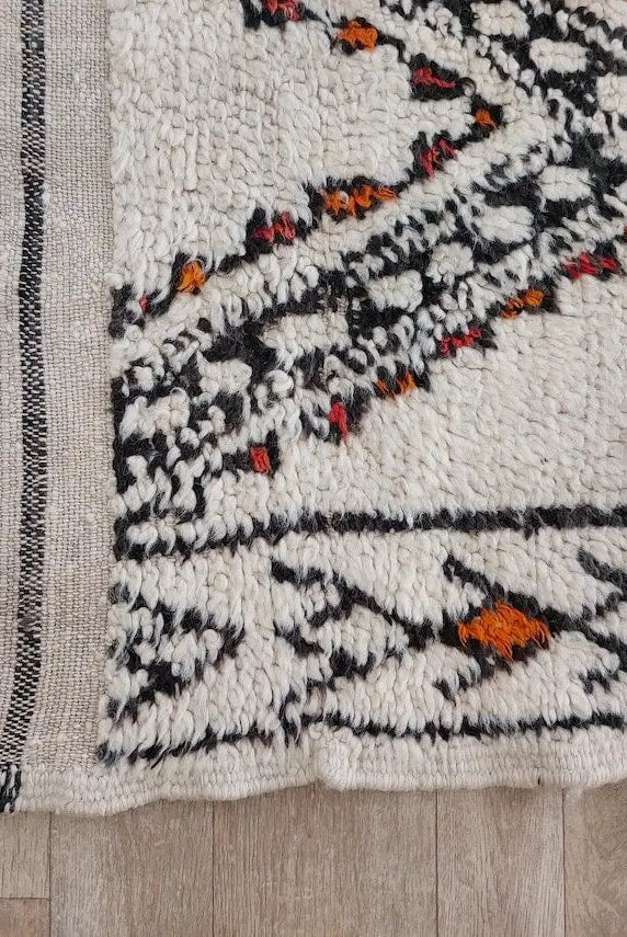 Moroccan Wool Rug Beni Mguild: Vintage Handmade Berber Carpet 5'10" x 9'6 MoroccanBazzArts