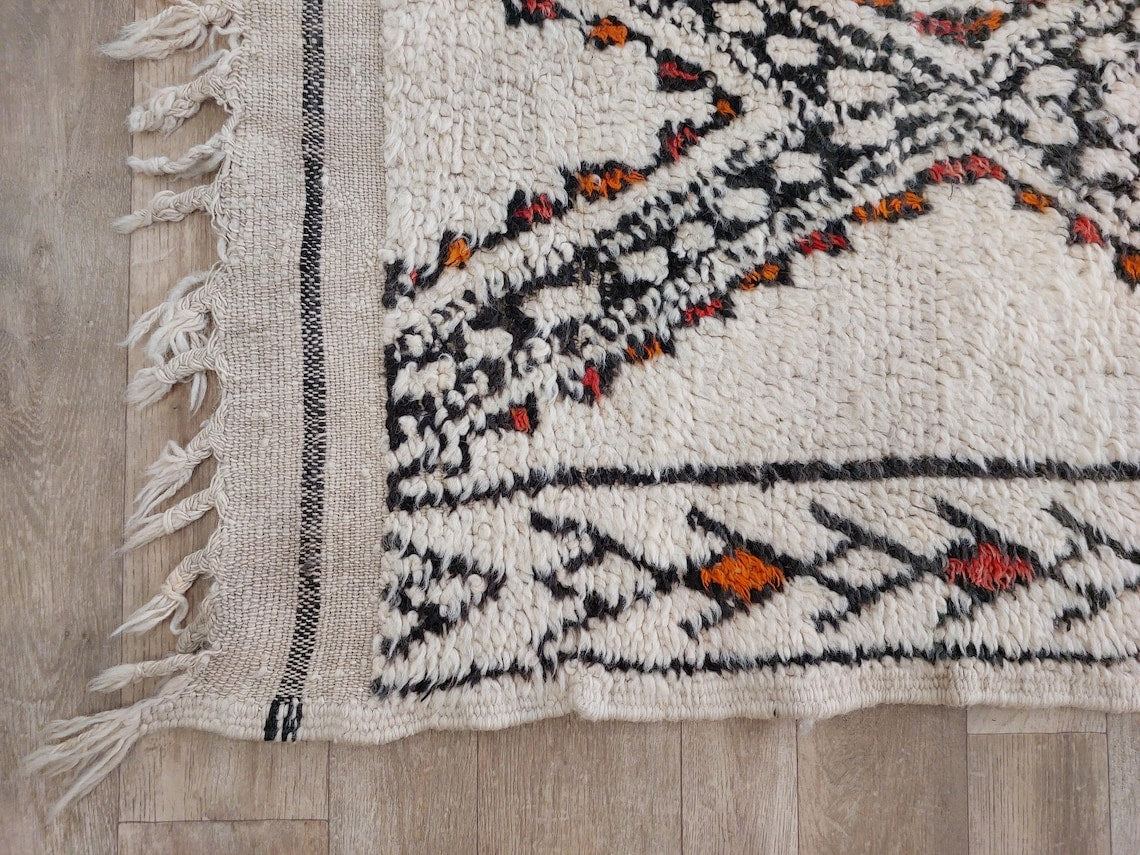 Moroccan Wool Rug Beni Mguild: Vintage Handmade Berber Carpet 5'10" x 9'6 MoroccanBazzArts