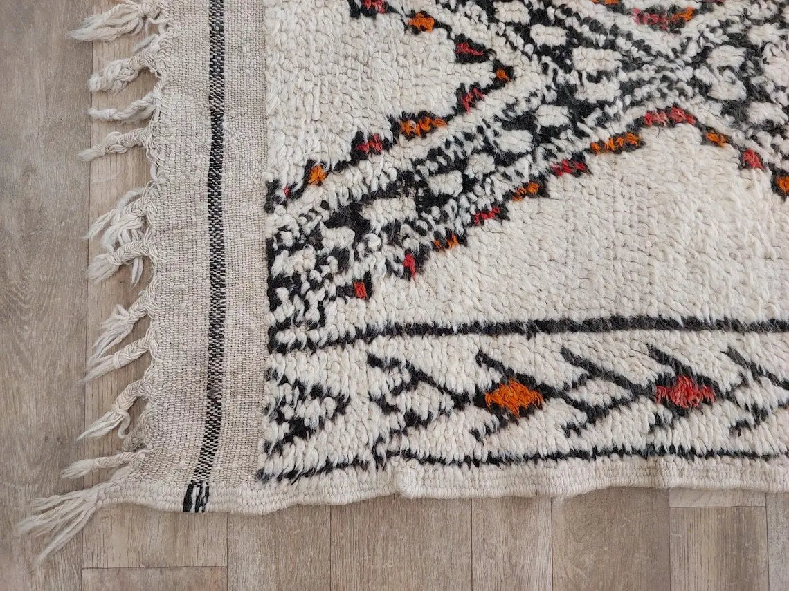 Moroccan Wool Rug Beni Mguild: Vintage Handmade Berber Carpet 5'10" x 9'6 MoroccanBazzArts