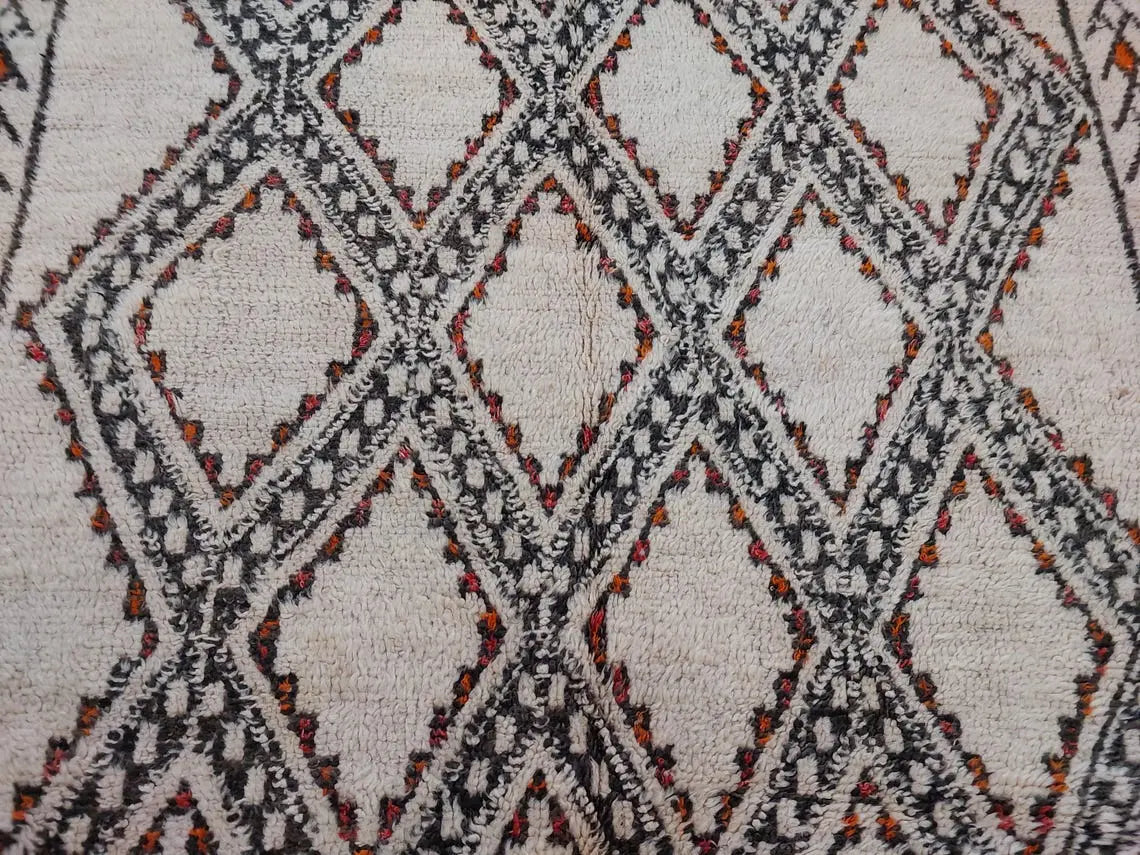 Moroccan Wool Rug Beni Mguild: Vintage Handmade Berber Carpet 5'10" x 9'6 MoroccanBazzArts