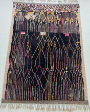 Load image into Gallery viewer, Handmade Moroccan rug