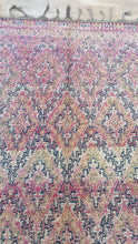 Load image into Gallery viewer, VINTAGE MOROCCAN RUG