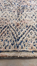 Load image into Gallery viewer, VINTAGE MOROCCAN RUG - Widad