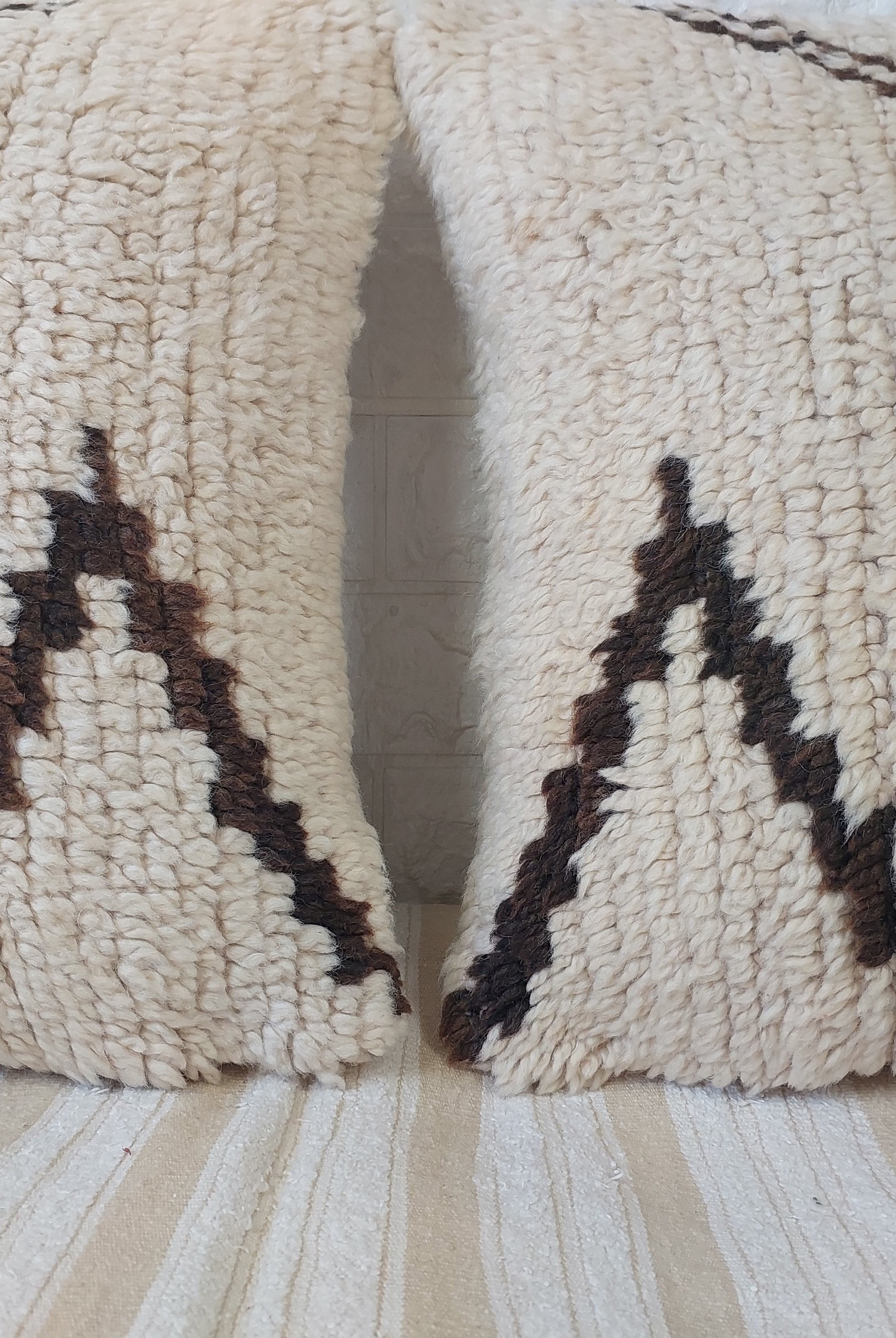 Set of 2 Vintage Azilal Moroccan Rug Pillows | 40x60 cm Ivory & Brown Undyed Wool Cushion Covers | Authentic Boho Lumbar Pillow Covers MoroccanBazzArts