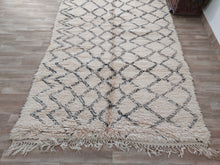 Load image into Gallery viewer, VINTAGE Beni Ourain rug | 6'2"Ă—13'9"