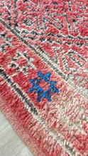 Load image into Gallery viewer, VINTAGE MOROCCAN RUG - Itto