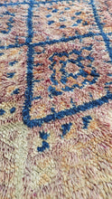 Load image into Gallery viewer, VINTAGE MOROCCAN RUG - Masinisa